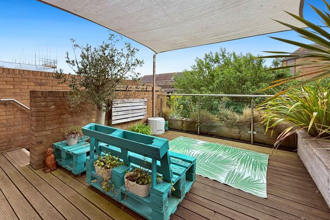 11 Salt Marsh Road, Shoreham-By-Sea photo 3
