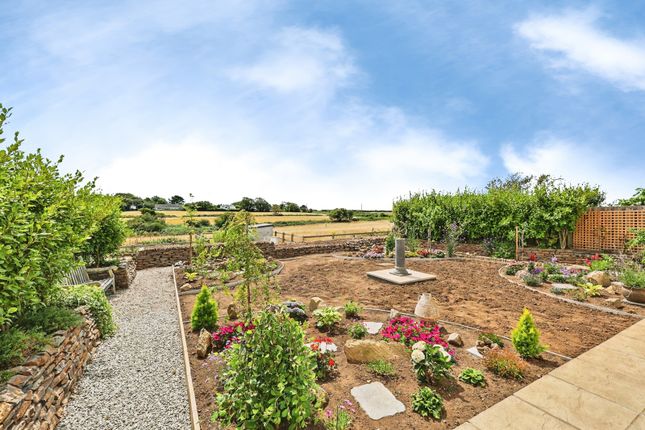 4, Trevonnen Close, Helston photo 4