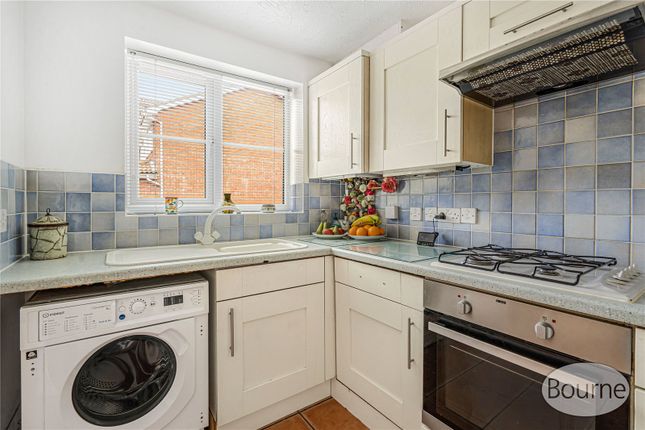 15, Lincoln Close, Ash Vale photo 4