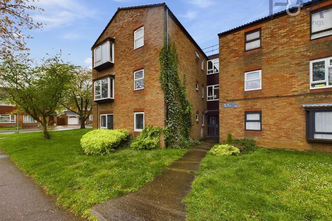 Thumbnail Flat to rent in Baron Court, Stevenage