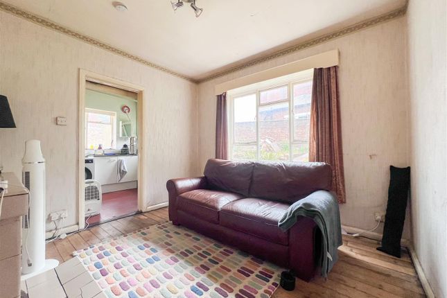 1, Albion Street, Leek photo 4