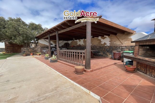 Villa for sale in La Oliva, Canary Islands, Spain