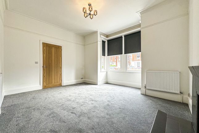 Flat to rent in Shakespeare Road, Worthing
