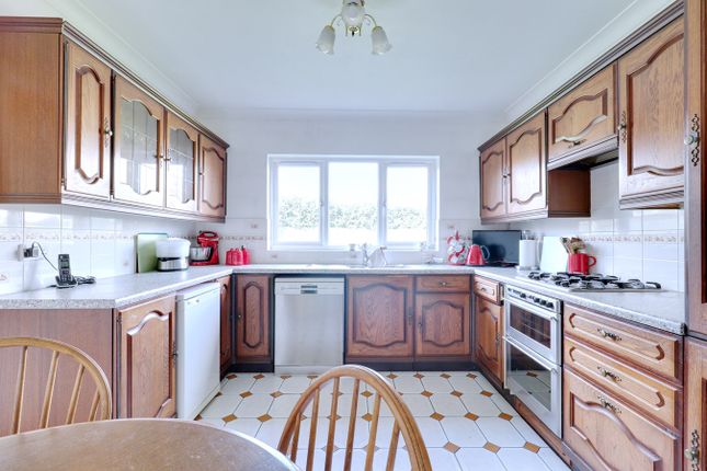 End terrace house for sale in South End Road, Rainham