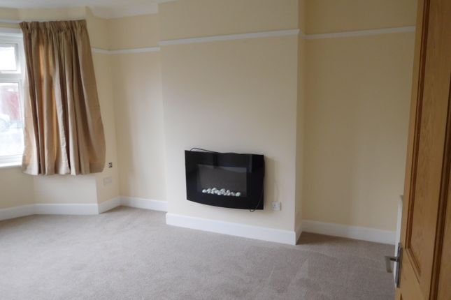 15, Dawlish Avenue, Southampton photo 3