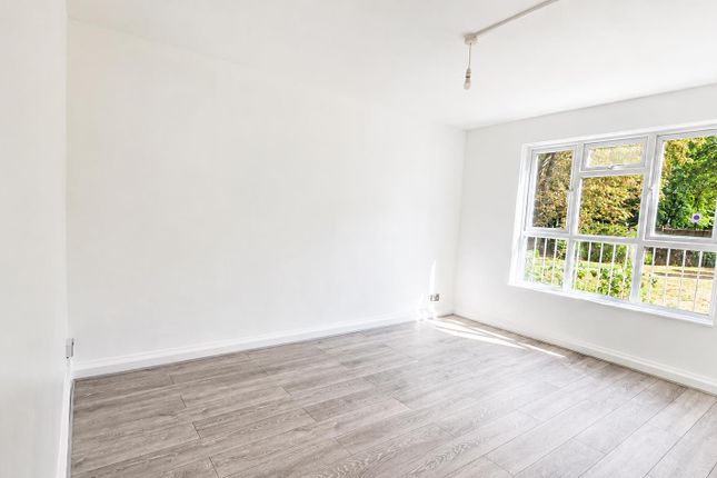 2, Bewley Court, 176, Brixton Hill, LONDON photo 5