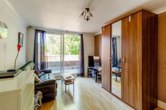 Flat 17 Drakeland House,, 46 Fernhead Road, London photo 4