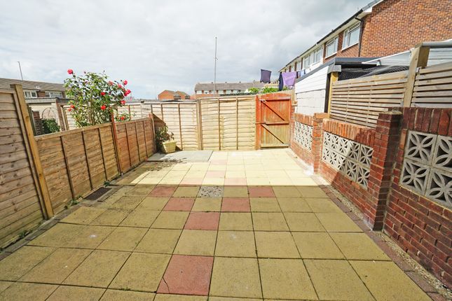 17, Paddock Walk, Portsmouth photo 4