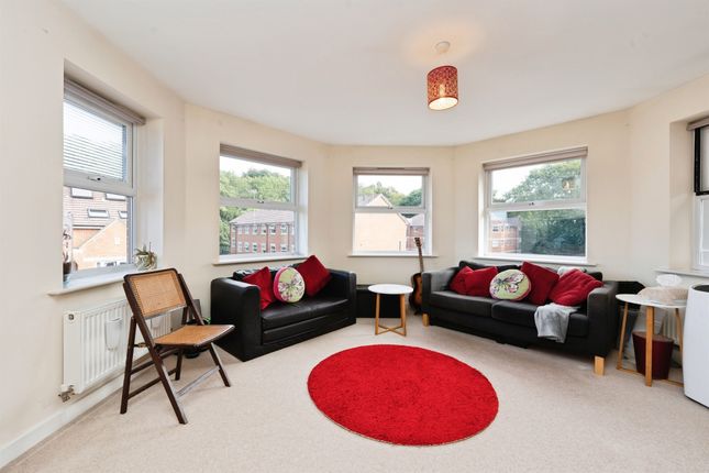 59, Walton Road, Bushey photo 4