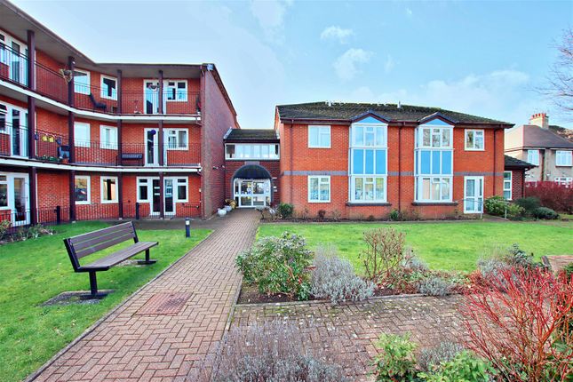 1, Fairbanks Lodge, Borehamwood photo 3