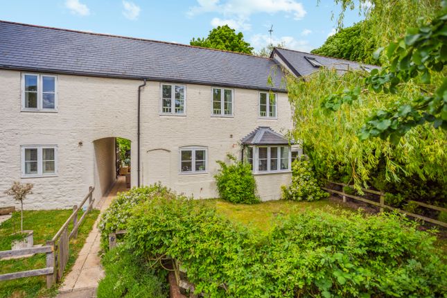 Thumbnail Terraced house for sale in The Gallops, Foxhill