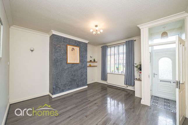 208 Bag Lane, Manchester photo 2