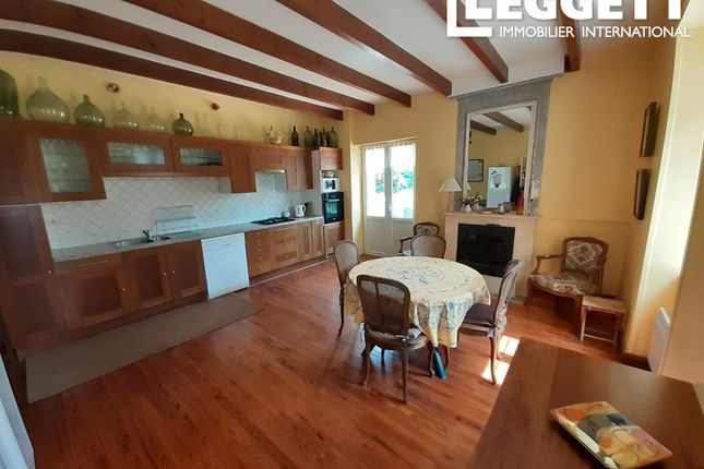 Villa for sale in Lansac, Gironde, Nouvelle-Aquitaine