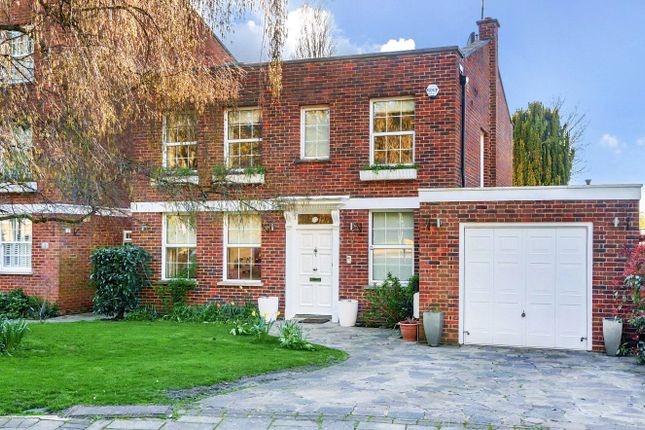 Thumbnail Detached house for sale in Baxendale, Whetstone, London