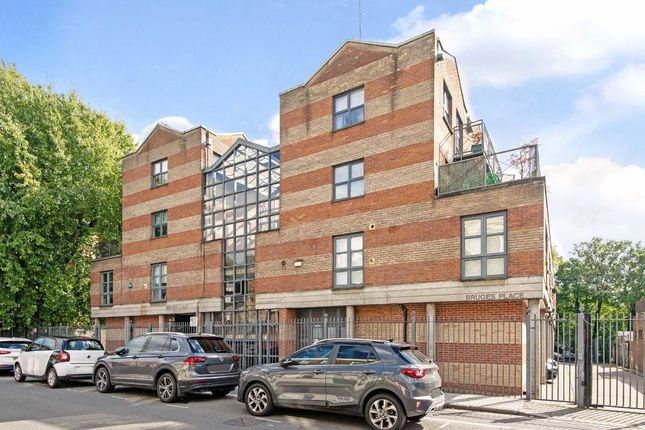 Studio flat on 56, Bruges Place, London, £1,750/mo