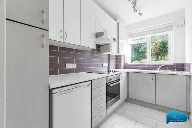 Thumbnail Flat to rent in Crescent Road, Crouch End, London
