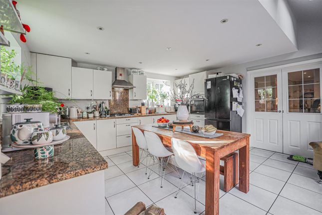 1, Brockswood Drive, Hemel Hempstead photo 5