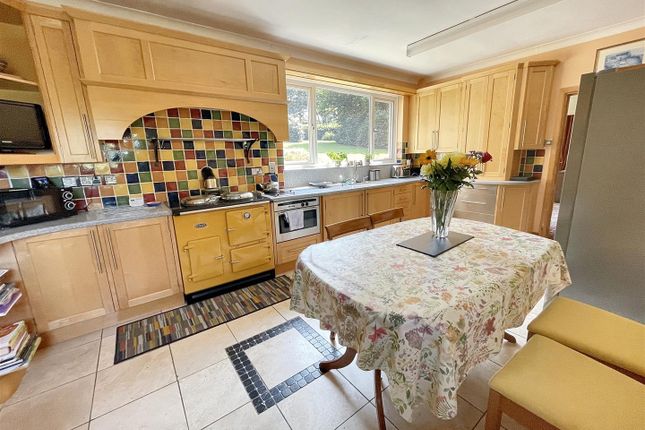 Nant Y Coed, Capel Dewi Road, Carmarthen photo 2