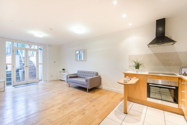 Penywern Road, Earls Court photo 3