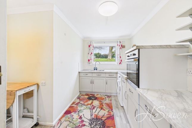 2, Birch Walk, Torquay photo 4