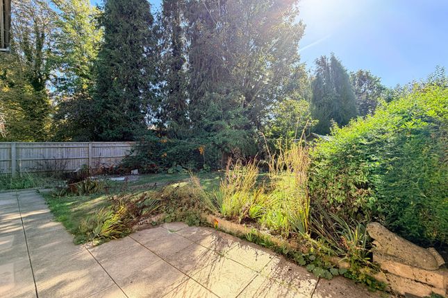 37 Foliat Drive, Wantage photo 2