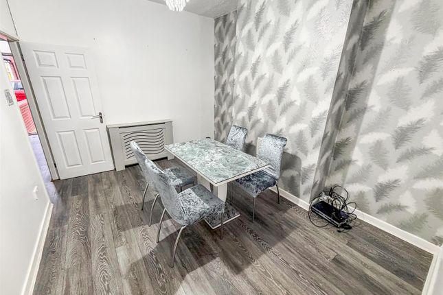 22, Benjamin Road, Wrexham photo 3
