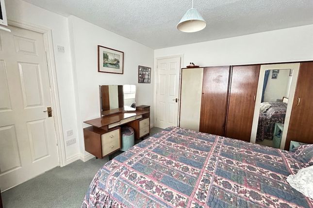 8 Hawthorne Close, Crewe photo 4