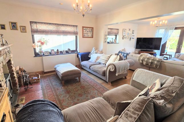 Hillcrest, Sandown Road, Orsett photo 2