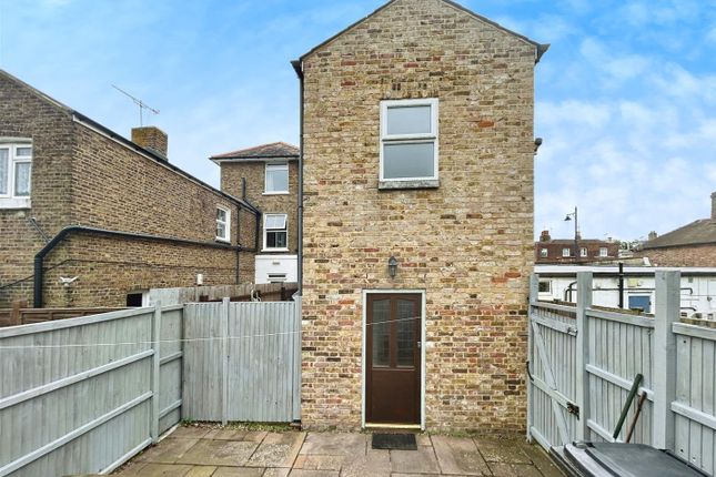 Thumbnail Flat for sale in Oxford Street, Whitstable