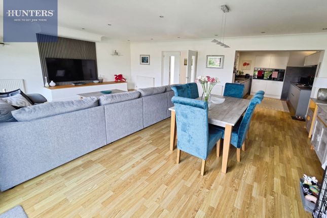 67, Southgate Avenue, Pontyclun photo 2