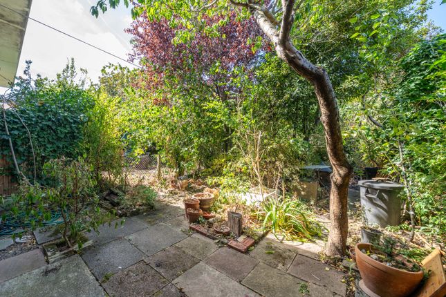 82, Boundaries Road, London photo 4