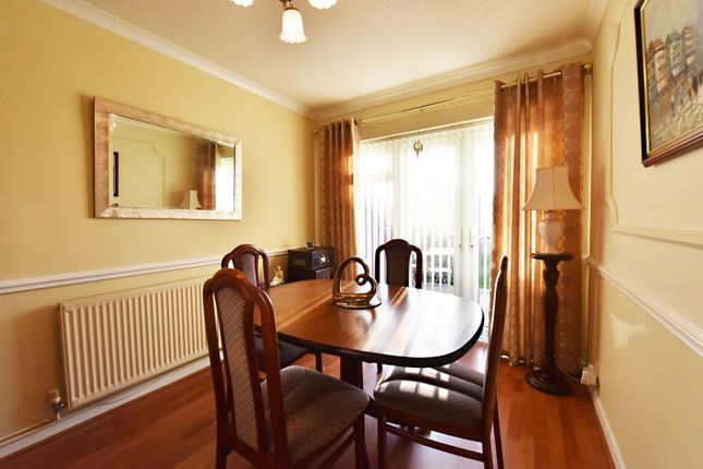 9, Hewell Close, Kingswinford photo 4