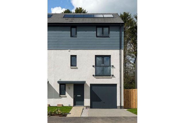 Town house for sale in Temple Drive, Kirkliston