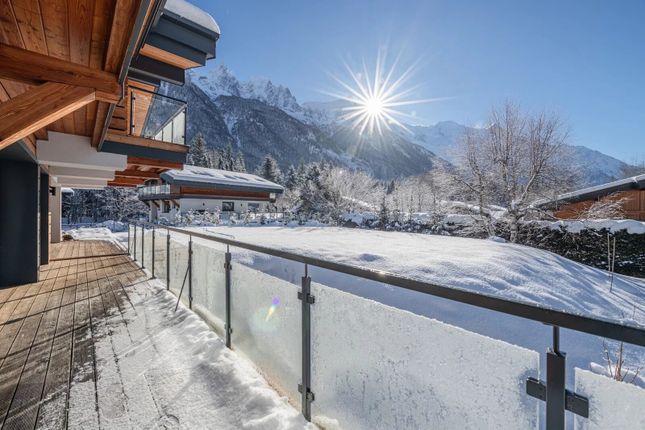 Chalet for sale in Chamonix-Mont-Blanc, Les Praz, 74400, France