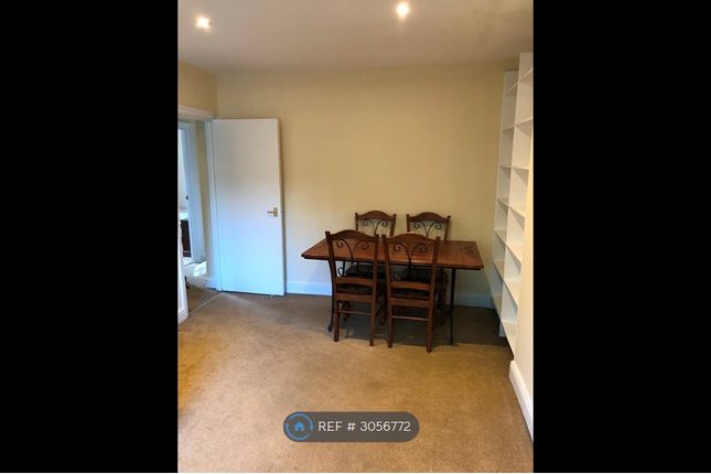 Flat D  Clapham Road, London photo 5