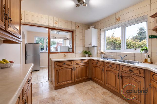 25, Second Avenue, Stanford-le-Hope photo 4
