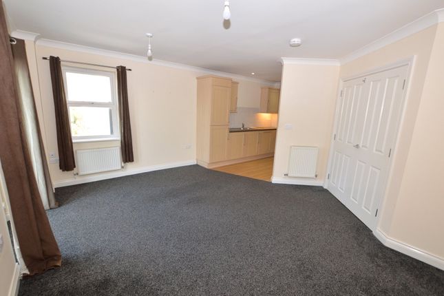 Flat to rent in Kingsley Court, Kingsley Avenue, Torquay, Devon