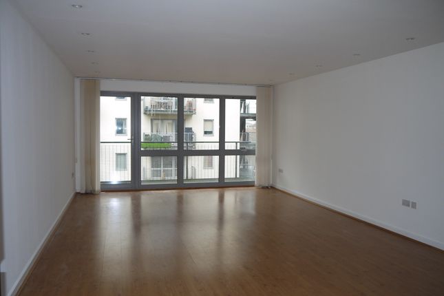 Flat 311, 417, Wick Lane, London photo 4