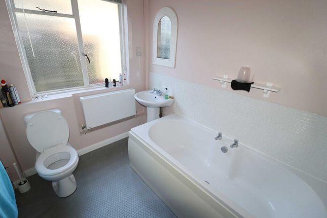 35, Itchenor Road, Hayling Island photo 5
