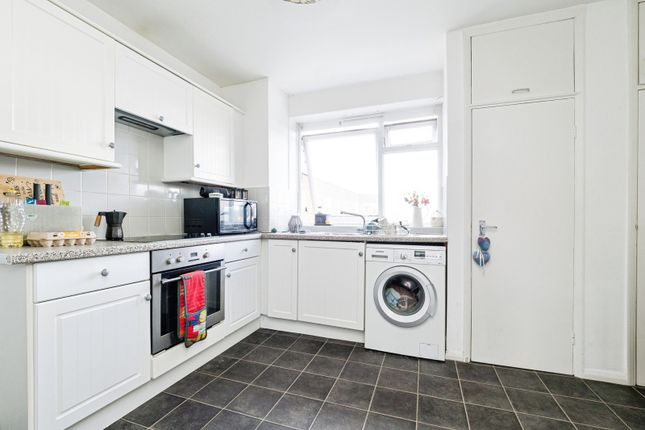 Flat 7,, Victoria Court, Romford photo 4