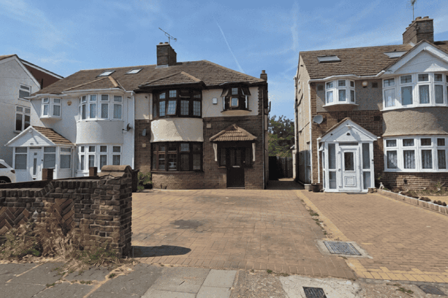 41, Shelley Crescent, HOUNSLOW photo 2