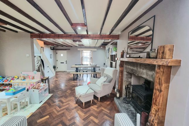2 Park Terrace, Bridgend photo 3