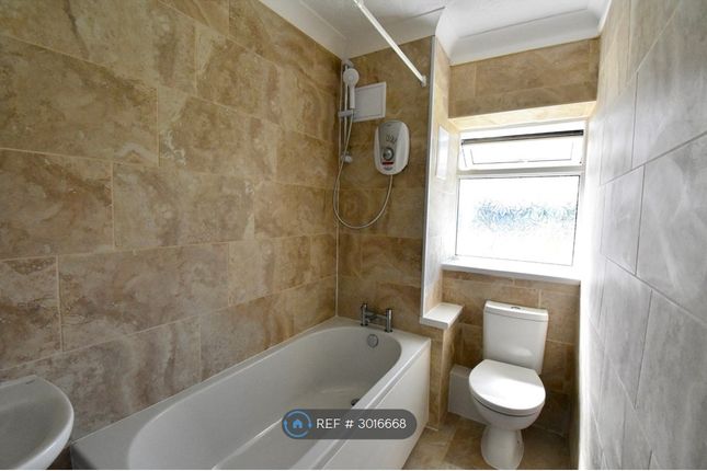 Flat  The Hendre Flats Harcourt Road, Brynmawr, Wales photo 2