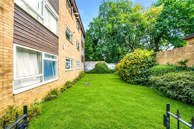Flat 1, 23, Aldersbrook Road, London photo 4