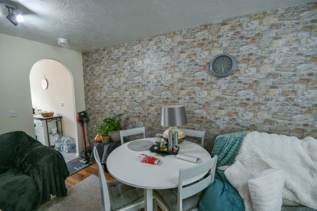 73, Beechbrooke, Sunderland photo 4