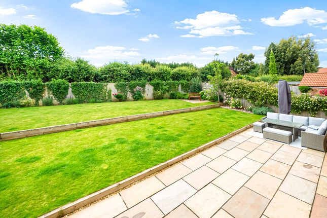 6 Harewood Close, York photo 4