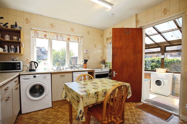 Fairwinds, 8, Edwards Road, Salisbury photo 3