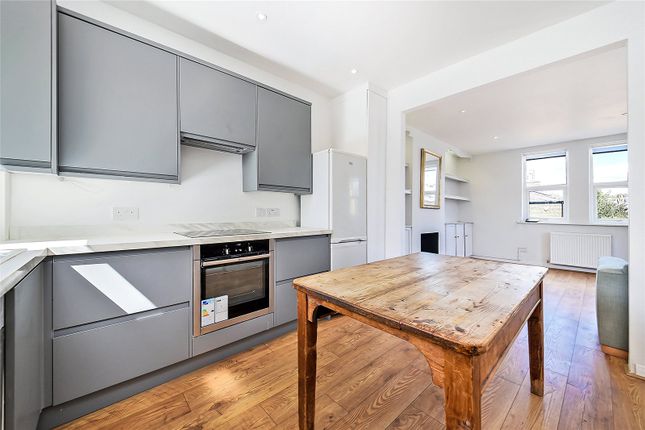 Flat to rent in Shuttleworth Road, London