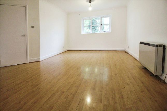 34, Courtney Park Road, Basildon photo 3