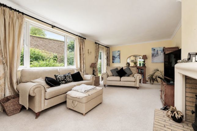 9, Langley Way, Huntingdon photo 4